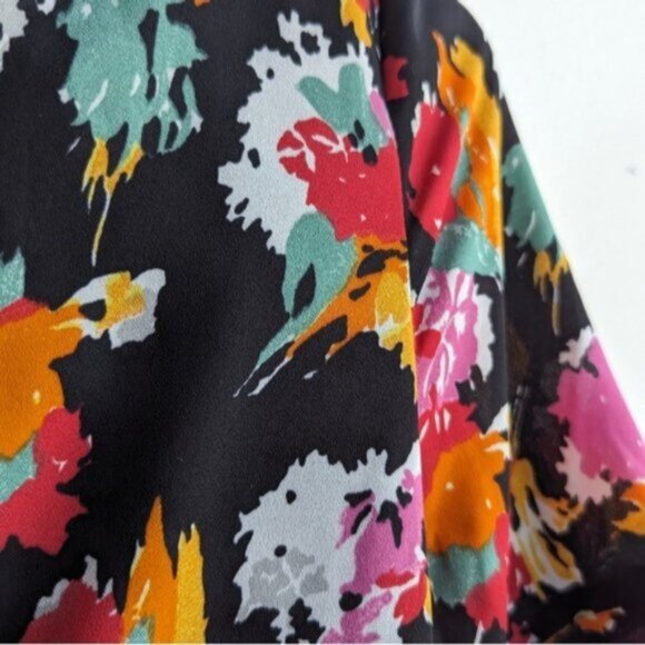 NWT Zara floral wrap short sleeve blouse - Picture 3 of 5